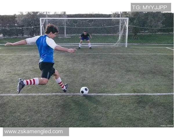 足球明星的射门威力揭秘:技术与力量的完美结合与影响力分析 足球明星的射门威力揭秘:技术与力量的完美结合与影响力分析