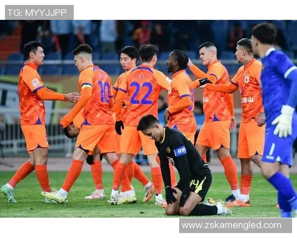 足球明星训练时意外受伤全过程视频曝光引发球迷热议 足球明星训练时意外受伤全过程视频曝光引发球迷热议